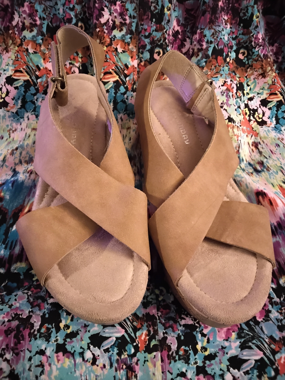 Chinese Laundry Women's size 8 Tan brown Wedge 3 inch Platform Sandals Shoes